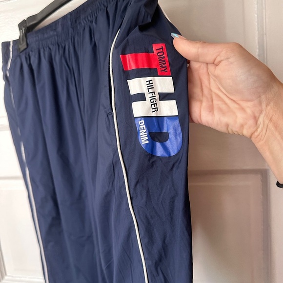 Tommy Hilfiger Nylon Track Pants Lined Athletic Workout Running Sporty Small - Picture 13 of 16